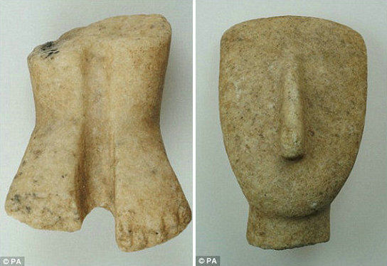 在爱琴海克罗斯岛出土的怪异雕像片断