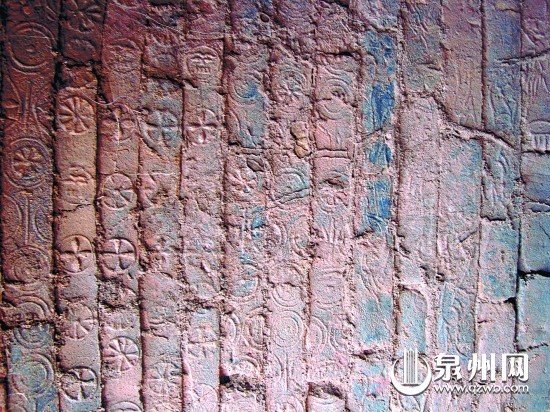 “祖公墓”被挖 罕见“人面纹”砖现身唐朝古墓
