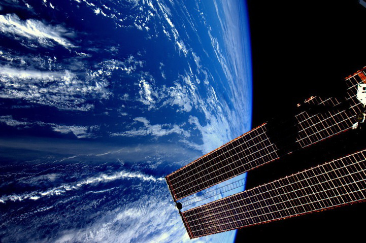 壮观！40万米太空看地球