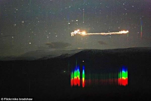 出现在挪威山谷上空的神秘闪电球，其体形如同汽车大小，该现象被称为“赫斯达勒现象”。
