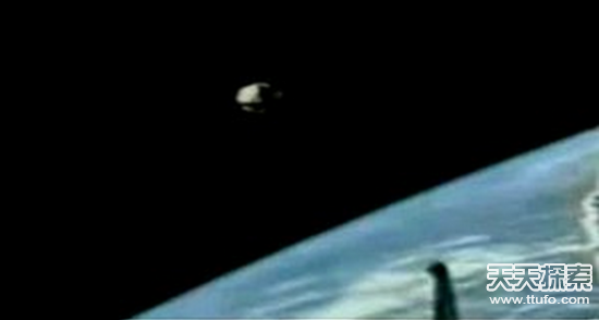 太空照片现UFO 外星人已监视人类55年