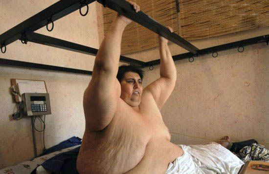 世界上最胖的男人曼努埃尔·乌里韦，重达1194斤