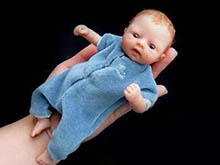 世界上最小的婴儿阿米利娅・泰勒:出生仅280