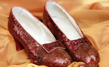 世界上最贵的鞋子，鞋上镶1000颗钻石价值1个亿