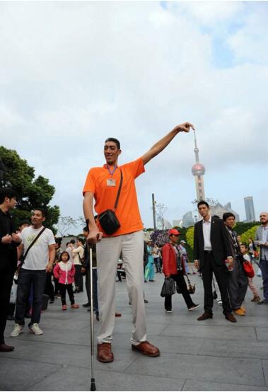 吉尼斯世界第一高人，苏丹·克森(sultan kosen)身高2.46米