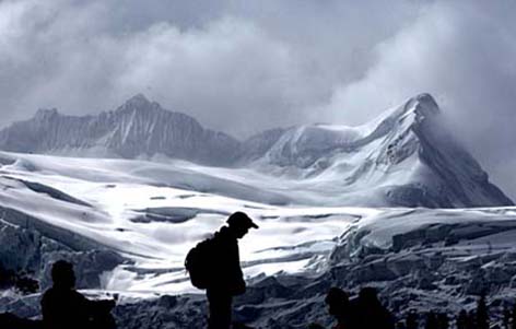 2050年青藏高原冰川面积将至少消减28%