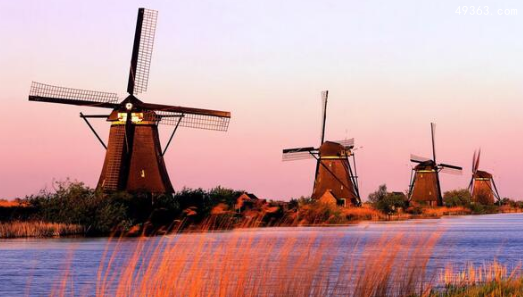 荷兰为什么要改名为尼德兰？