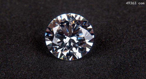 莫桑钻和钻石的区别，莫桑钻是天然的吗